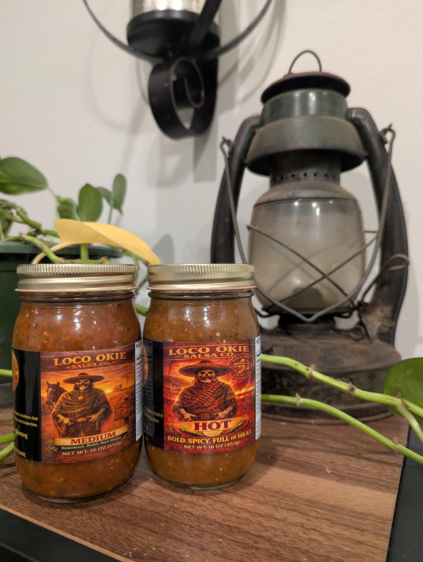 Outlaw Starter Pack – 2 Jar Bundle Medium & Hot (Free Shipping)